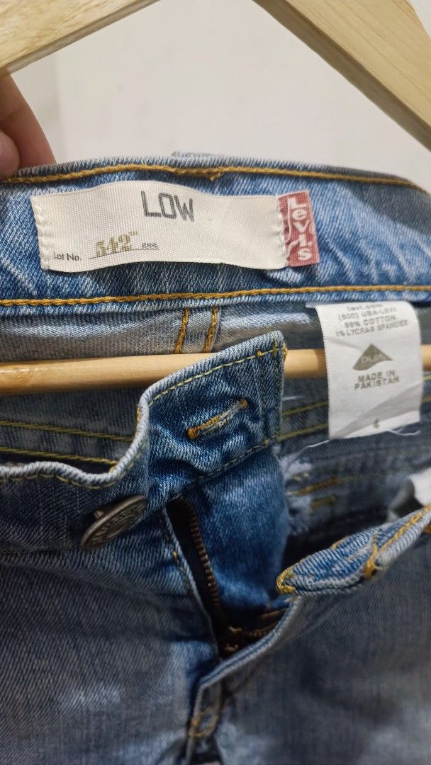 Levi's 542 Low Denim Shorts Size 4 (Category: Shorts) located in Manila. Submitted by missmariemnl (Listing ID 1470770849, Image 2). Description: For Sale! Levi's 542 Low-rise Denim Shorts Fits 26-28" waistline Meet up in QC or via Lalamove - Light wash, back patch pockets with button flaps and iconic red tab. .