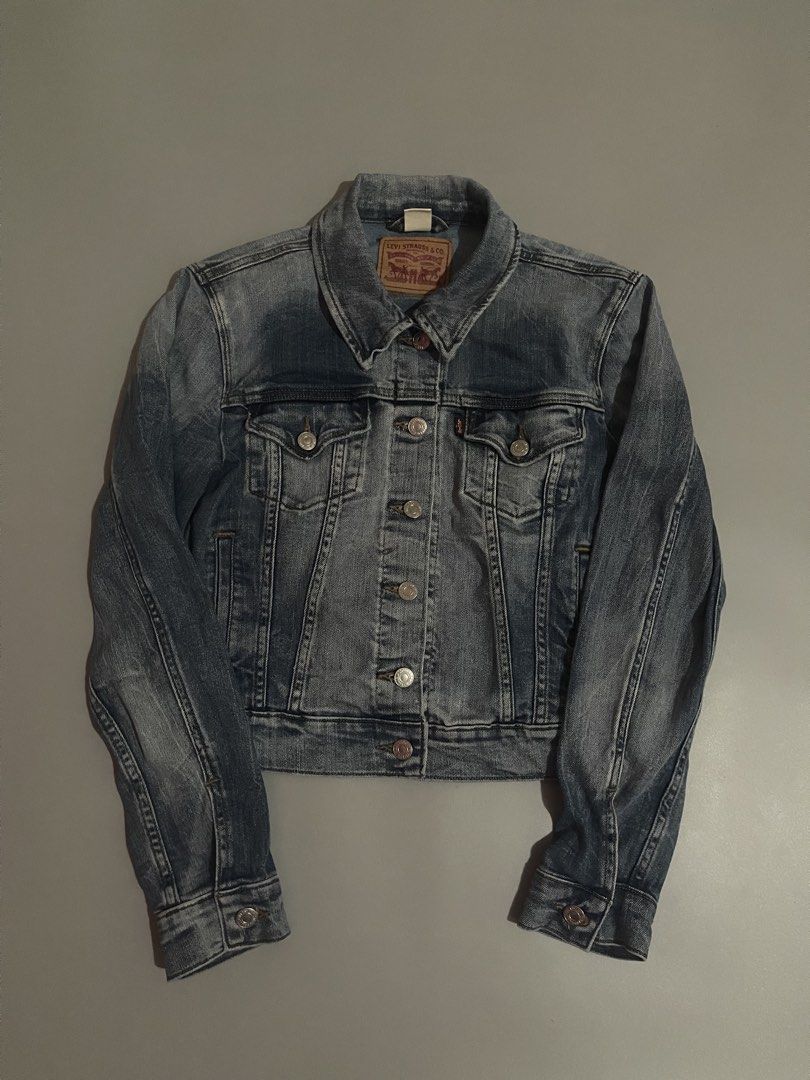 Levis Denim Jacket (Category: Coats, Jackets and Outerwear) located in Tuguegarao City. Submitted by elyks11 (Listing ID 1470875183, Image 1). Description: solid for womens.