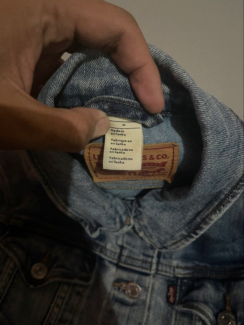 Levis Denim Jacket (Category: Coats, Jackets and Outerwear) located in Tuguegarao City. Submitted by elyks11 (Listing ID 1470875183, Image 3). Description: solid for womens.