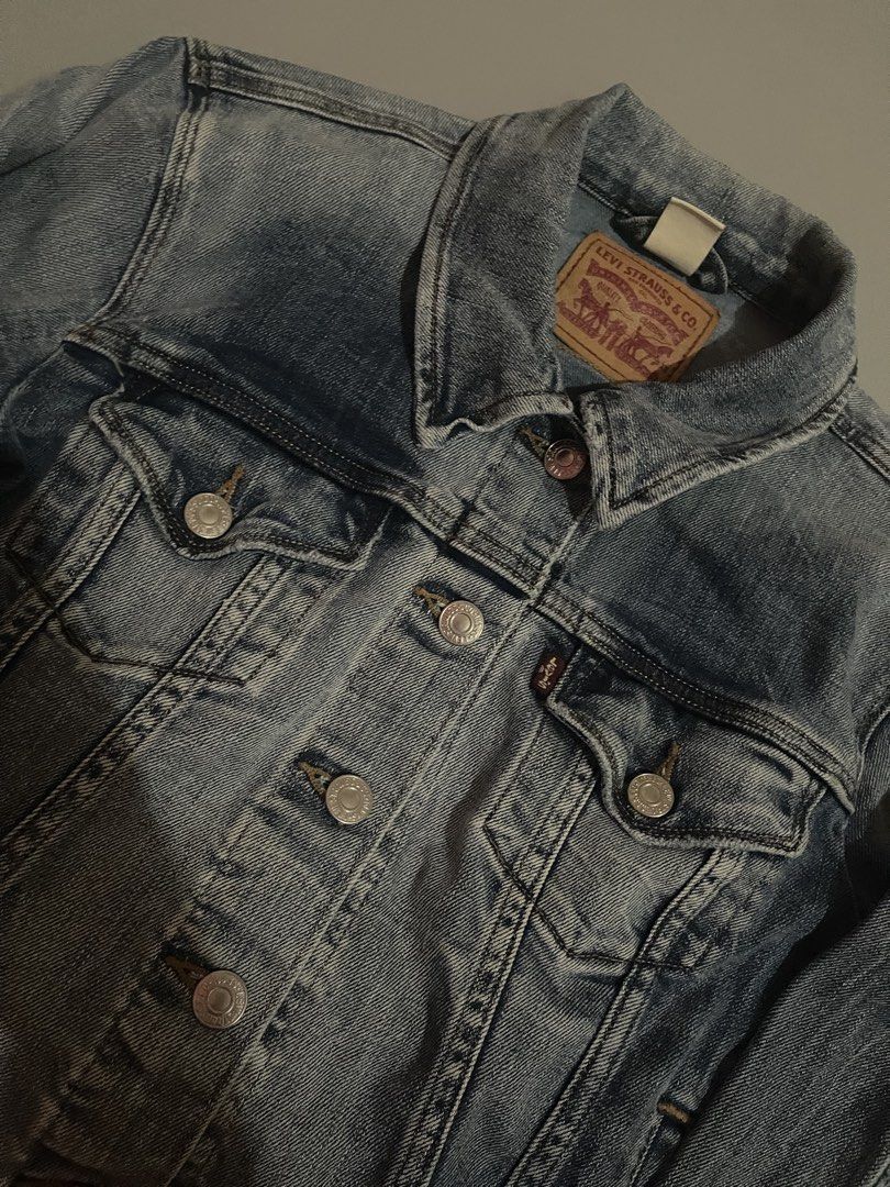 Levis Denim Jacket (Category: Coats, Jackets and Outerwear) located in Tuguegarao City. Submitted by elyks11 (Listing ID 1470875183, Image 2). Description: solid for womens.