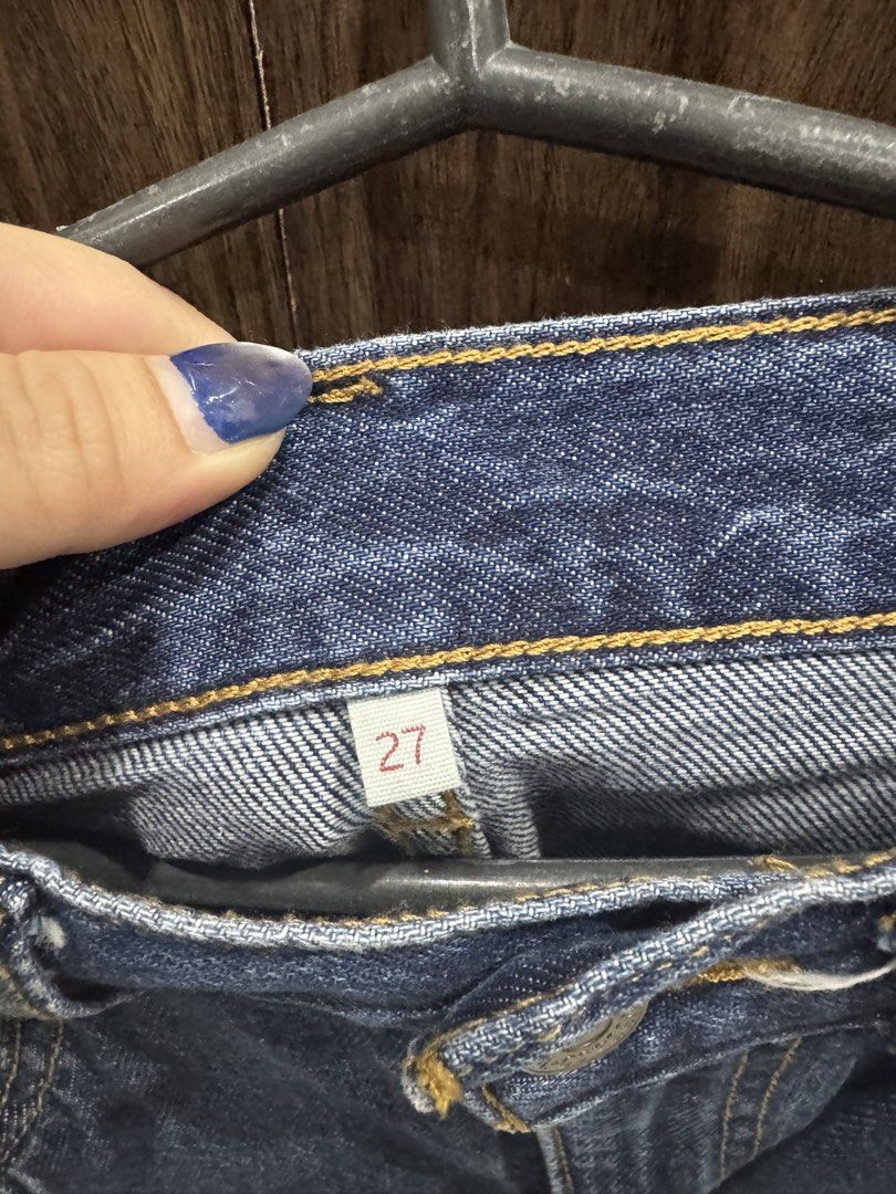 Levi’s mermaid denim skirt (Category: Skirts) located in Pasig City. Submitted by kodak.blue (Listing ID 1470792281, Image 2). Description: .
