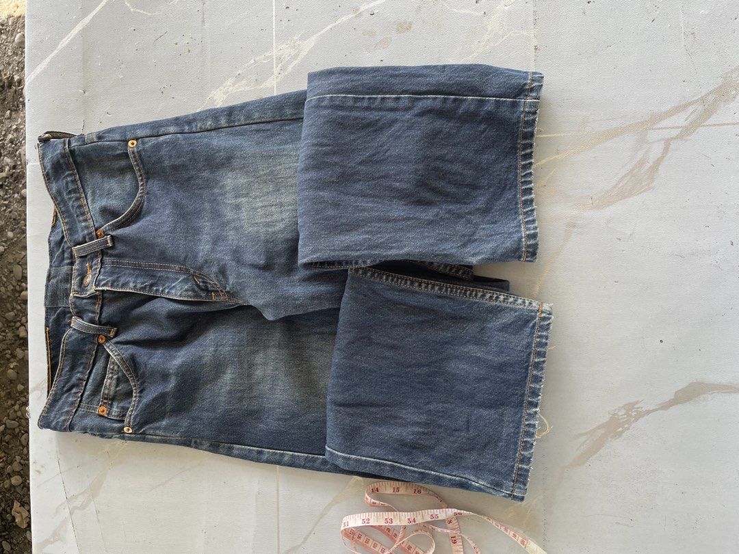 Levis orange tab (Category: Jeans) located in New Bataan. Submitted by rebisa.404 (Listing ID 1470763195, Image 2). Description: Levis orange tab 30 waist 38.5 length 11 thigh 8 leg opening Issue no patch Need wash.