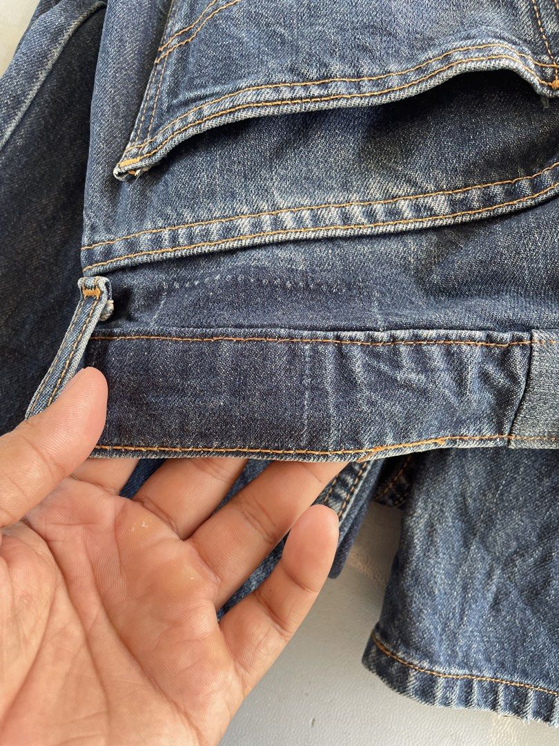 Levis orange tab (Category: Jeans) located in New Bataan. Submitted by rebisa.404 (Listing ID 1470763195, Image 3). Description: Levis orange tab 30 waist 38.5 length 11 thigh 8 leg opening Issue no patch Need wash.