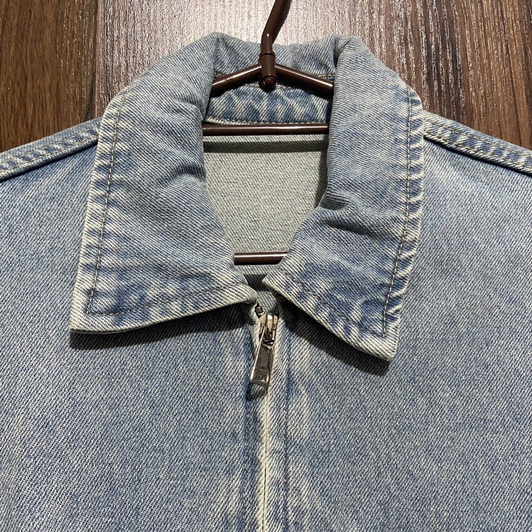Light Blue Cropped Denim Jacket with Front Pocket (Category: Coats, Jackets and Outerwear) located in Marikina City. Submitted by jeliie (Listing ID 1470884645, Image 2). Description: fit to size s-m.