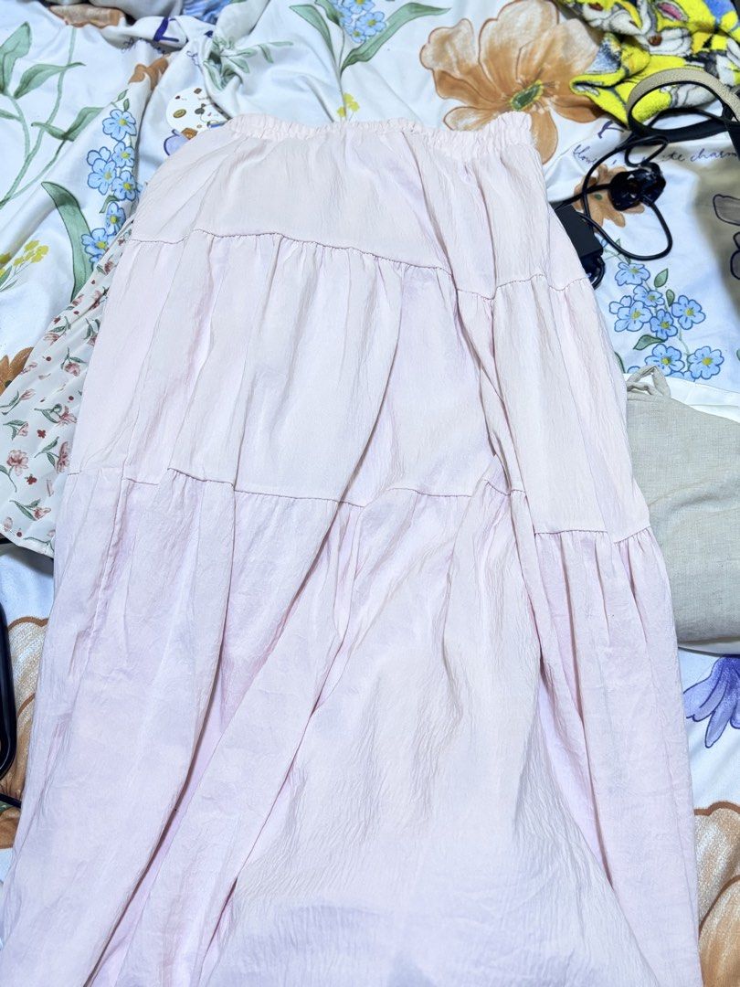 Light Pink Tiered Midi Skirt (Category: Skirts) located in Manila. Submitted by mightydog-cae4 (Listing ID 1470822525, Image 1). Description: .