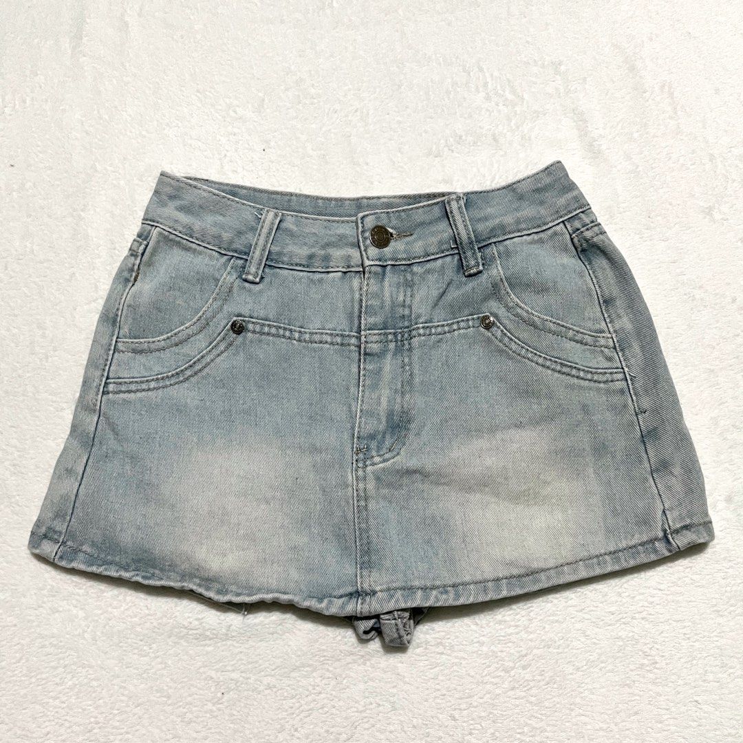Light wash denim skort shorts with front flap (Category: Shorts) located in Binan City. Submitted by veniceao (Listing ID 1470905948, Image 1). Description: PLEASE READ ❤️ Loc: Laguna (open for checkout for cheaper sf—starts at ₱20) For sure buyer: 1. Make an offer. 2. Send your details for confirmation 3. Pay until 3pm the next day I confirm the order. Details: - Size 24-26 - Style: Light blue denim skort (skirt look in front, shorts with built-