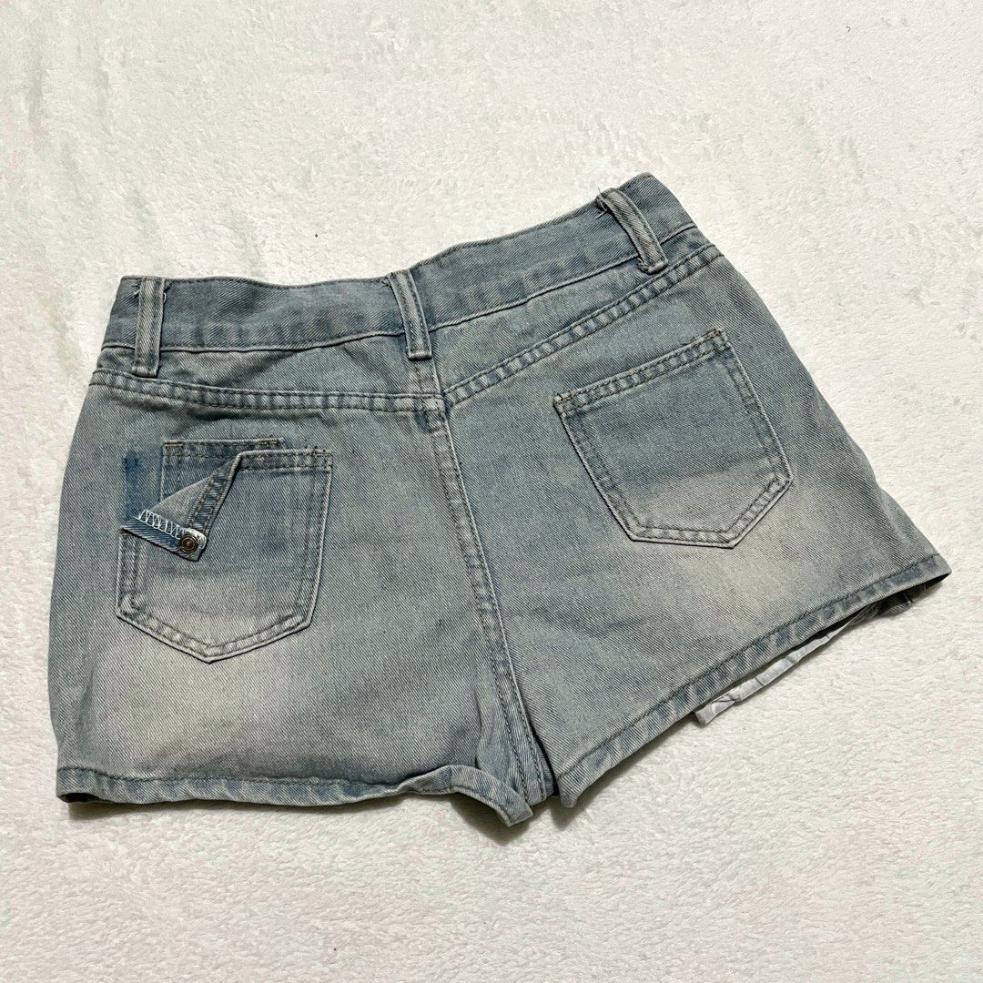 Light wash denim skort shorts with front flap (Category: Shorts) located in Binan City. Submitted by veniceao (Listing ID 1470905948, Image 3). Description: PLEASE READ ❤️ Loc: Laguna (open for checkout for cheaper sf—starts at ₱20) For sure buyer: 1. Make an offer. 2. Send your details for confirmation 3. Pay until 3pm the next day I confirm the order. Details: - Size 24-26 - Style: Light blue denim skort (skirt look in front, shorts with built-