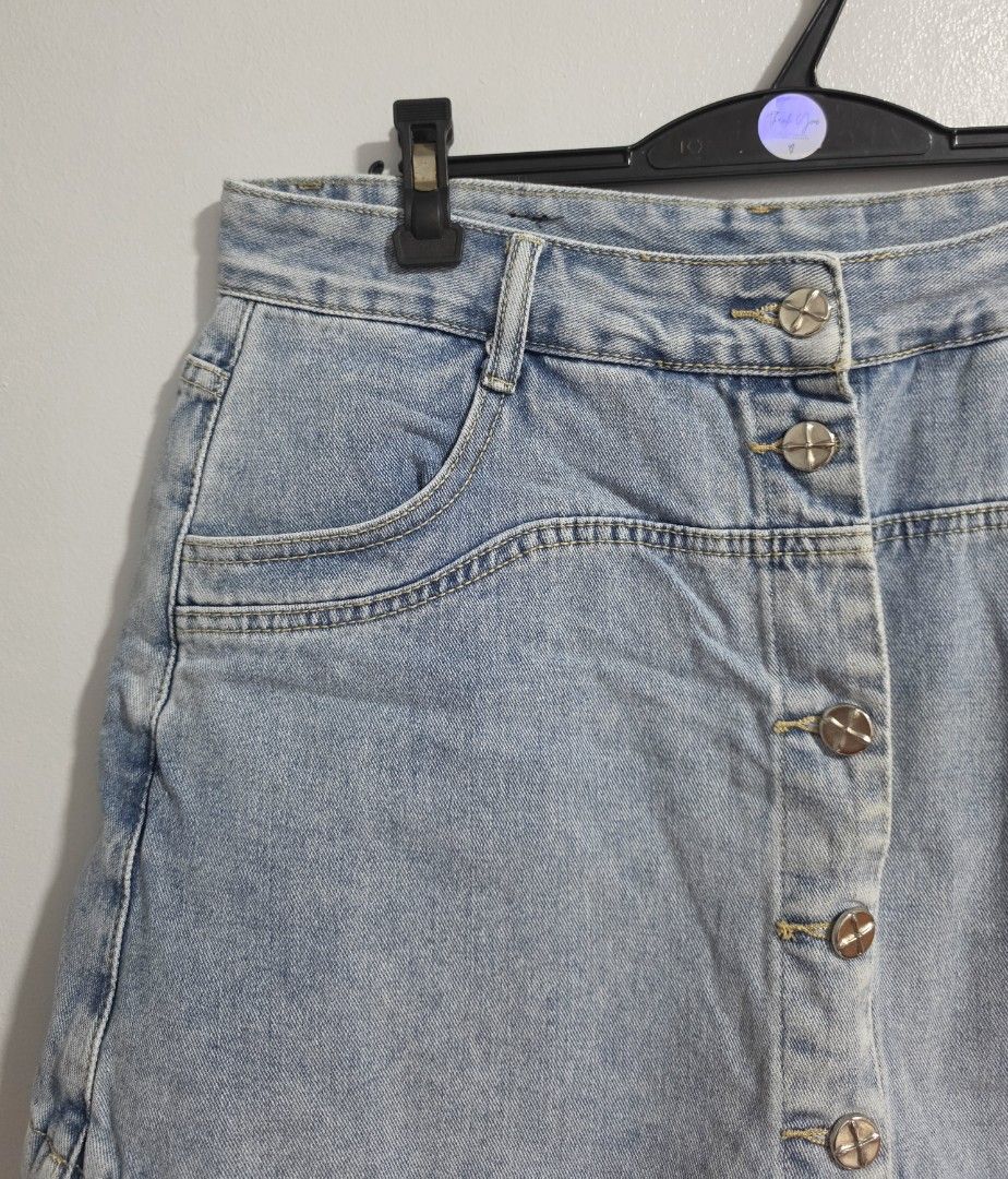 Lightwash Denim Skorts Button-Down Front (Category: Shorts) located in Paranaque City. Submitted by franinnashop (Listing ID 1470842241, Image 3). Description: Declutter - Style: Casual everyday lightwash denim skorts - Design: High waist fit with built-in shorts underneath for extra comfort and coverage - Closure & Details: Front button-down closure with five silver buttons, two front pockets, and two back pockets - Measurements: Waist: 32 inche