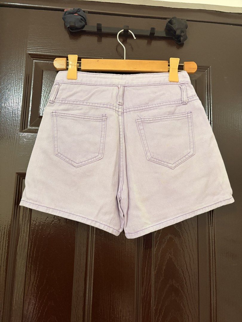 Lilac Denim High-Waisted Shorts (Category: Shorts) located in Marikina City. Submitted by _bananahanaa (Listing ID 1470792952, Image 2). Description: - Color: Light purple - Fit: High-waisted - size 26-27.
