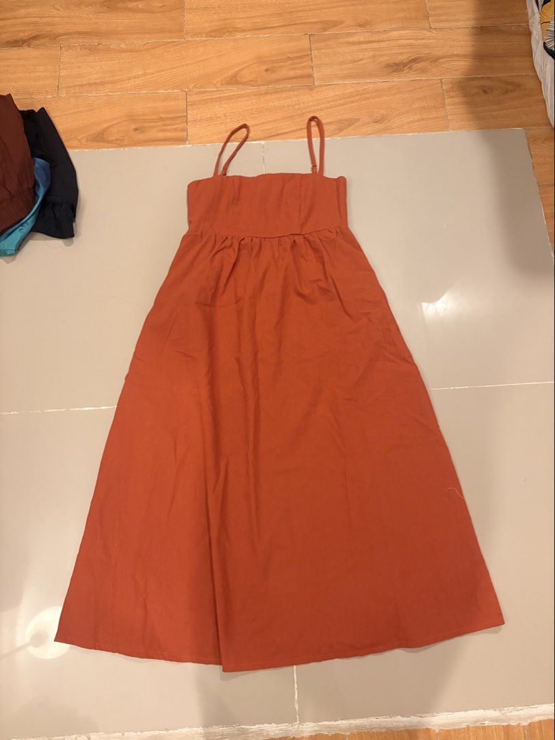 Linen Midi Dress in Rust (Category: Dresses) located in Mandaluyong City. Submitted by boopiefinds (Listing ID 1470755925, Image 1). Description: .