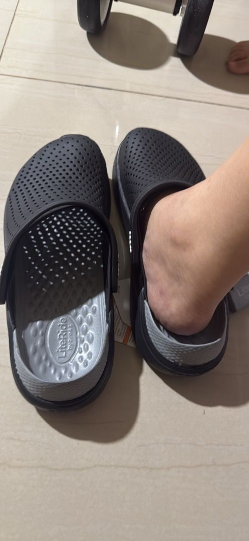 Lite ride crocs black (Category: Slippers & Slides) located in San Pedro. Submitted by chinitaian09 (Listing ID 1470823705, Image 3). Description: No box/bag unused bought it wrong size orig price 485php.