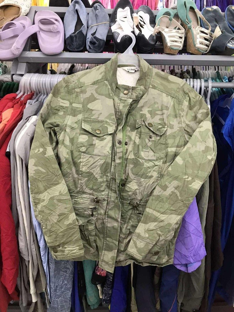 L.L. BEAN SHERPA CAMO UTILITY JACKET (Category: Coats, Jackets and Outerwear) located in Argao. Submitted by thrift_ni_ar (Listing ID 1470852370, Image 1). Description: L.L. BEAN SHERPA CAMO UTILITY JACKET ‼️ EXCELLENT CONDITION SIZE MEDIUM W 20 / L 27 COLORATE 9.8 / 10 ISSUE : ❌❌❌ 1,500 + SF 🛒🛒.