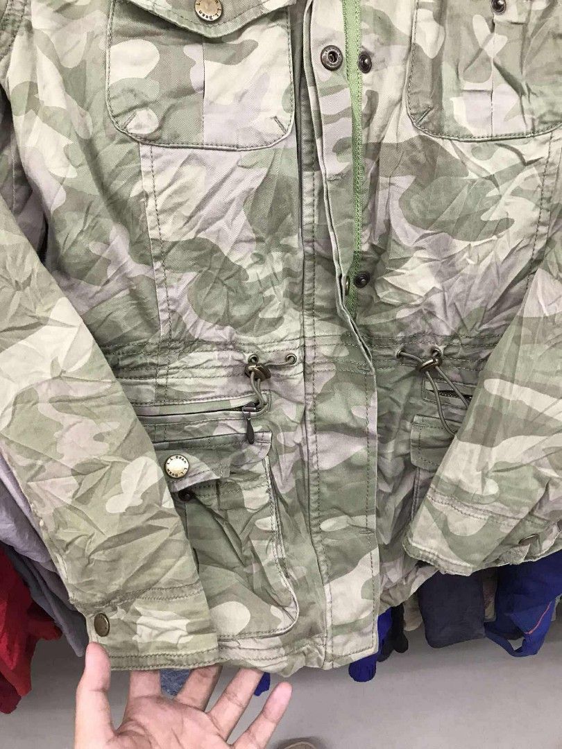 L.L. BEAN SHERPA CAMO UTILITY JACKET (Category: Coats, Jackets and Outerwear) located in Argao. Submitted by thrift_ni_ar (Listing ID 1470852370, Image 2). Description: L.L. BEAN SHERPA CAMO UTILITY JACKET ‼️ EXCELLENT CONDITION SIZE MEDIUM W 20 / L 27 COLORATE 9.8 / 10 ISSUE : ❌❌❌ 1,500 + SF 🛒🛒.