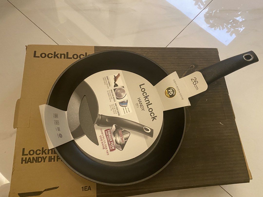 Lock&Lock Non-Stick Frying Pan 26cm (Category: Cookware & Accessories) located in Muntinlupa City. Submitted by pinknpeach (Listing ID 1470835028, Image 1). Description: .
