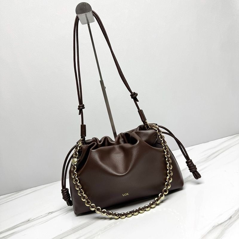 loew squeeze bag leather (Category: Shoulder Bags) located in Quezon City. Submitted by lux.finds (Listing ID 1470800845, Image 3). Description: .