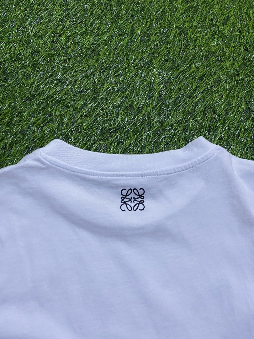 LOEWE (Category: Tshirts & Polo Shirts ) located in Manila. Submitted by niftythrifttt (Listing ID 1470861498, Image 3). Description: LOEWE SIZE M WIDTH - 18 LENGTH - 26 COLOR RATE 9.5 EXCELLENT CONDI ISSUE MINI STAIN.