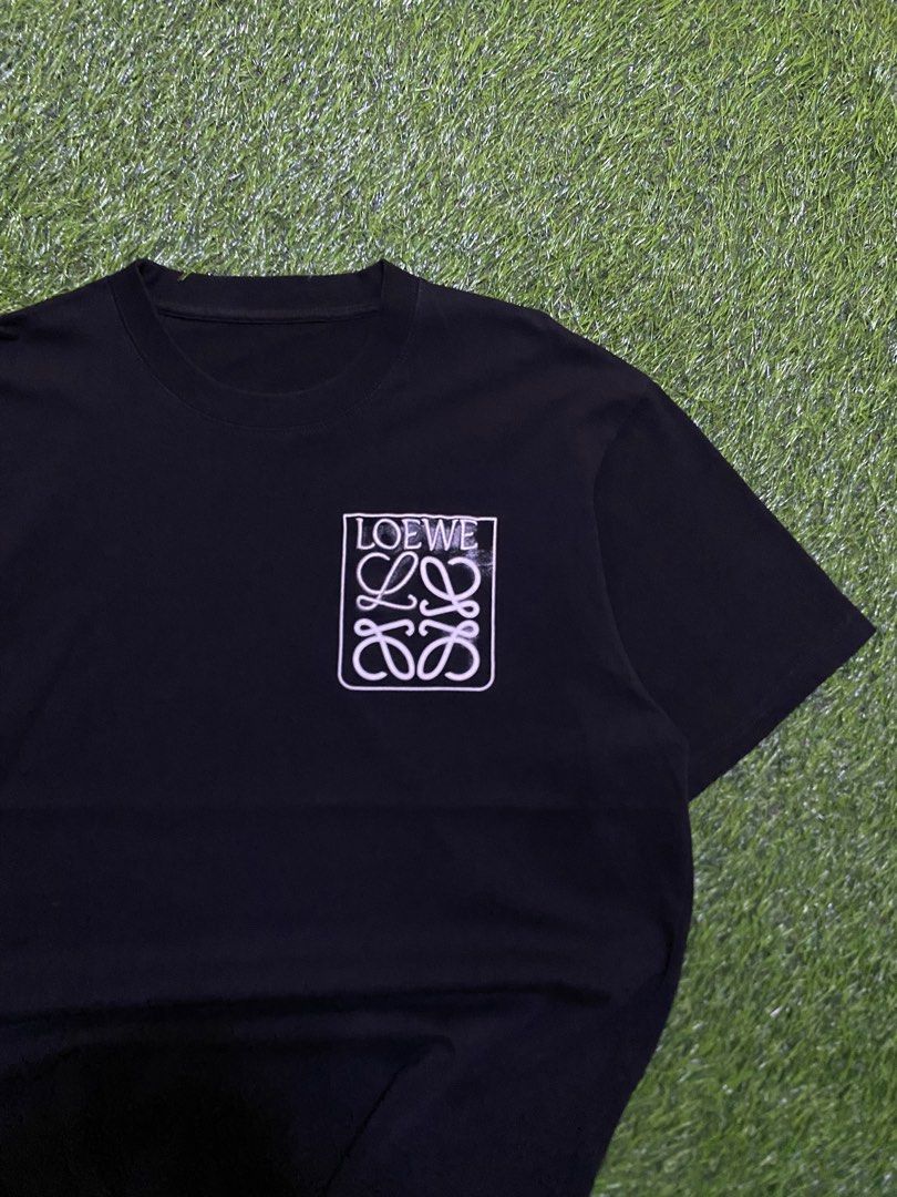 LOEWE (Category: Tshirts & Polo Shirts ) located in Manila. Submitted by niftythrifttt (Listing ID 1470863330, Image 3). Description: LOEWE SIZE L WIDTH - 21.5 LENGTH - 27 COLOR RATE 9.8 EXCELLENT CONDI NO ISSUE.