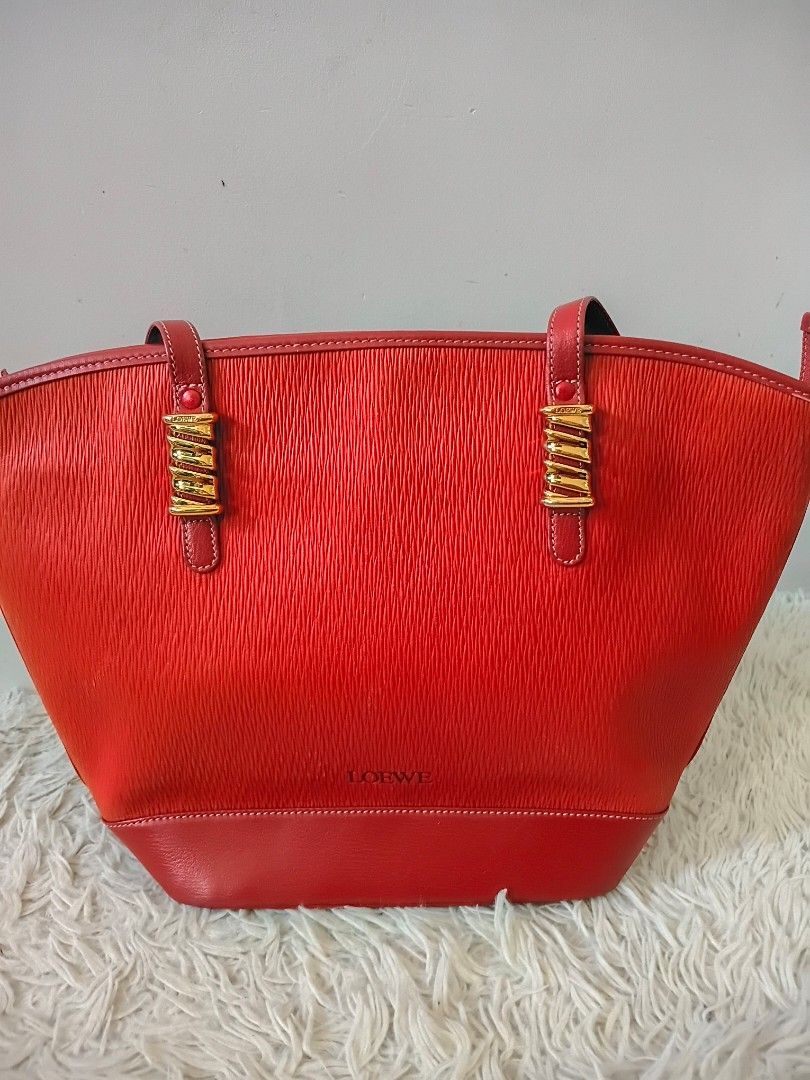 Loewe Velasquez Tote (Category: Luxury Bags & Wallets) located in Paranaque City. Submitted by raenjavi (Listing ID 1470763368, Image 2). Description: Php3500.
