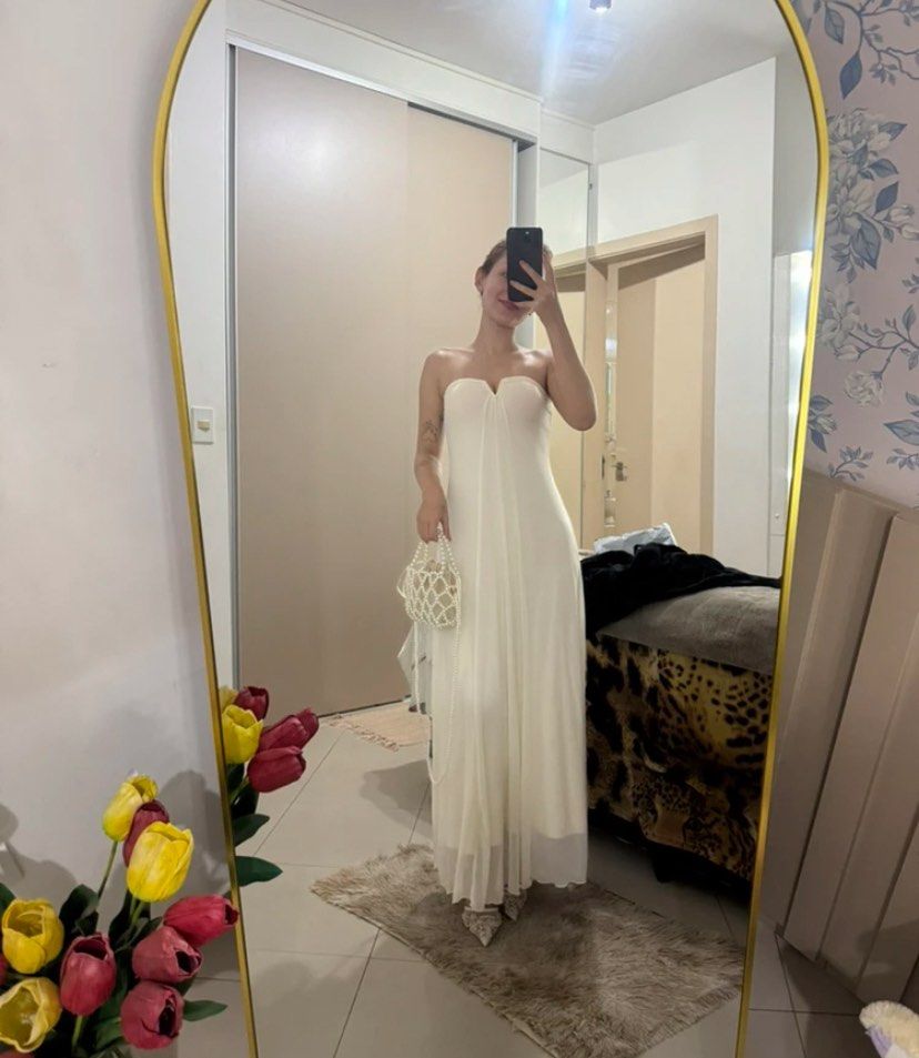 Long Flowy Elegant Dress (Category: Dresses) located in Lipa City. Submitted by makifugg (Listing ID 1470809718, Image 3). Description: when worn photo from shein reviews this is nice, pero never ko nasuot anywhere. Sinukat ko lang dinn .
