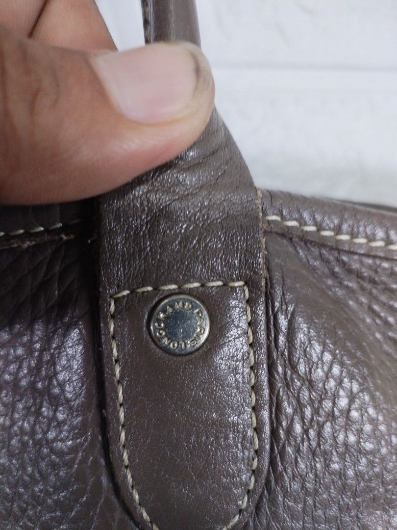 Longchamp Leather Tote Bag Brown (Category: Luxury Bags & Wallets) located in Davao. Submitted by salupannino2016-98573 (Listing ID 1470795880, Image 3). Description: VINTAGE LONGCHAMP PURE LEATHER TOTE TAG USED CONDITION WIDTH..15 LENGTH..18 2800+SF TNX ADMIN..😊.