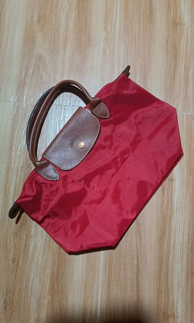 longchmp handbag (Category: Tote Bags) located in Manila. Submitted by jheizkiehi39708 (Listing ID 1470886162, Image 1). Description: like new no issu length 8.5 width 14.