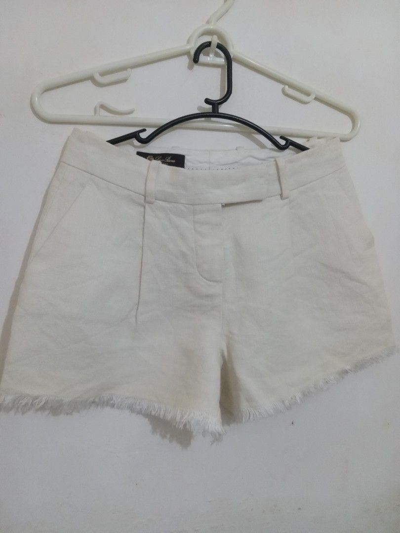 Loro piana short (Category: Shorts) located in Akbar. Submitted by bethlehema07352 (Listing ID 1470769877, Image 2). Description: .