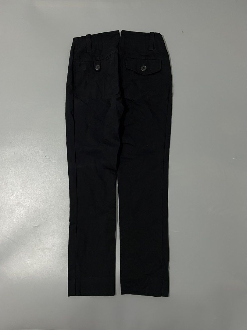 Louis Vuitton - LV buckle - Pants (Category: Other Bottoms) located in Cavite. Submitted by asianluxe (Listing ID 1470898791, Image 3). Description: Louis Vuitton - LV buckle Flat measurements! Length: 35 inches Waist: 25 inches Thigh: 8 inches Inseam: 26 inches Leg opening: 6 inches Guaranteed authentic Good condtion Very presebtable No flaw or damage.