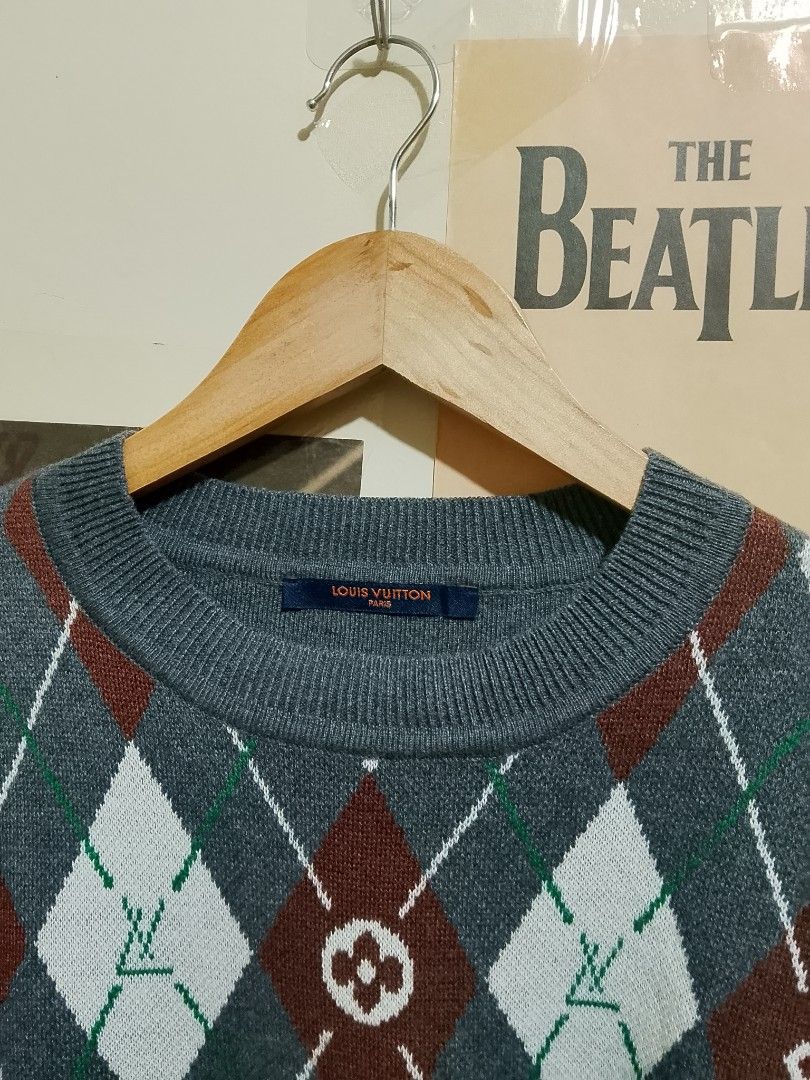 Louis Vuitton Argyle Knit Sweater (Category: Tshirts & Polo Shirts ) located in Manila. Submitted by emmanlacno47414 (Listing ID 1470763640, Image 3). Description: Width 23 Length 29 No issue/No flaws 10/10 Colorate brandnew Excellent and great condition 1500 +sf.