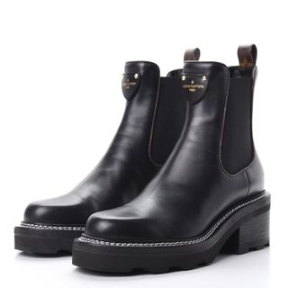 (Category: ) located in . Submitted by wear.next (Listing ID 1470770775, Image 1). Description: .