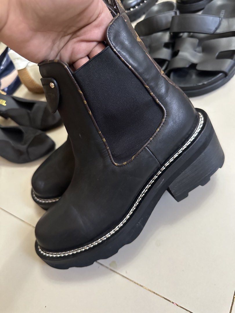 Louis Vuitton Boots (Category: Announcements) located in Butuan. Submitted by wear.next (Listing ID 1470770775, Image 3). Description: Size 37 No inclusions .