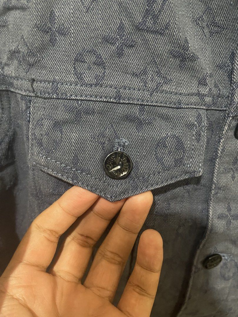 Louis Vuitton Denim Jacket Aop monogram (Category: Coats, Jackets and Outerwear) located in Tuguegarao City. Submitted by elyks11 (Listing ID 1470872988, Image 2). Description: SOLID AOP GOOD FOR PSG.