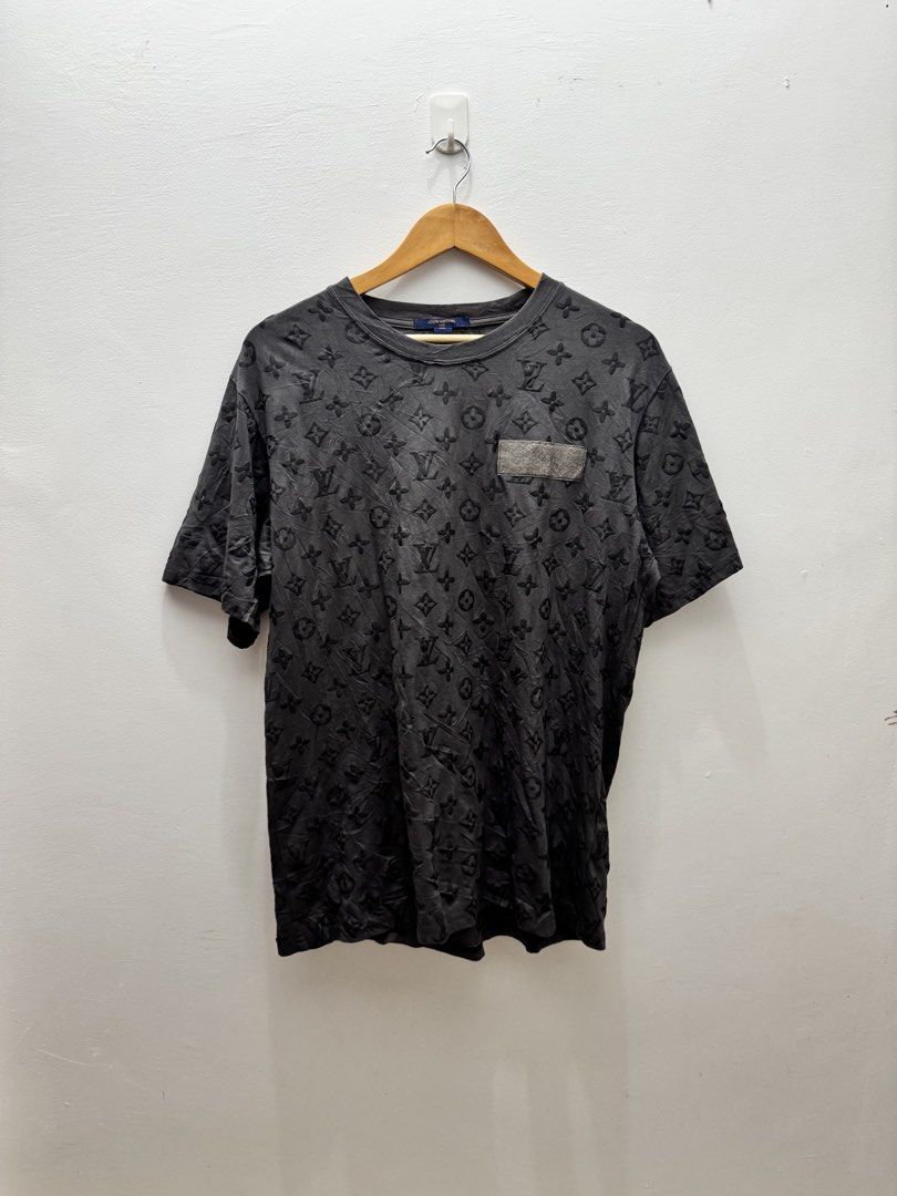 Louis Vuitton Monogram (Category: Tshirts & Polo Shirts ) located in Manila. Submitted by soflyapparel77 (Listing ID 1470773763, Image 2). Description: .