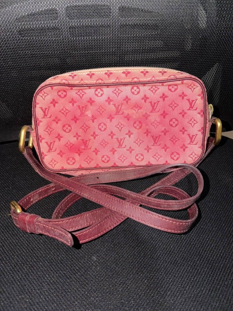 Louis Vuitton Monogram Mini Lin Juliette Vintage (Category: Luxury Bags & Wallets) located in Manila. Submitted by grvphouse (Listing ID 1470823717, Image 2). Description: Reason For Selling: Not using it anymorr.