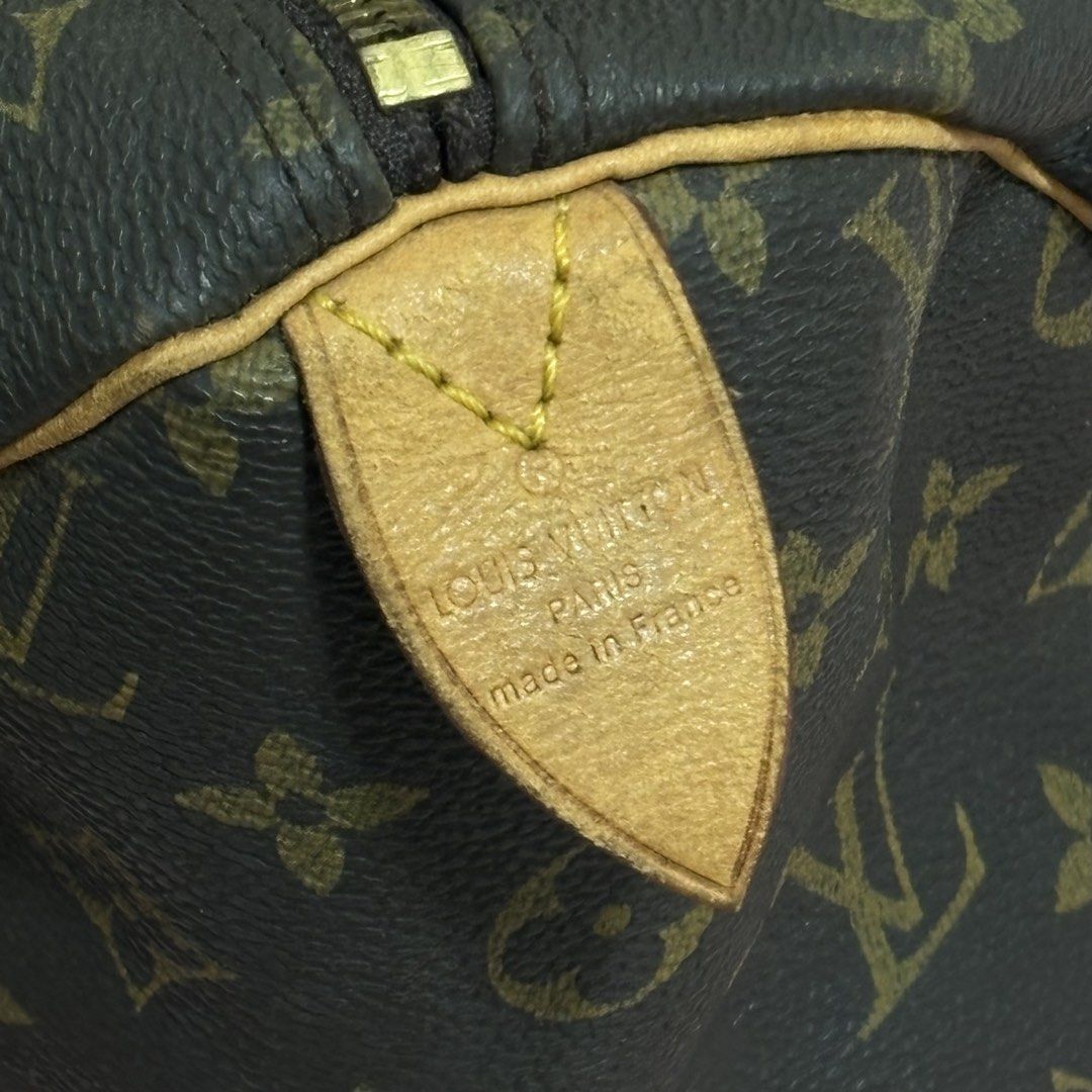 Louis Vuitton Monogram Speedy Bag (Category: Luxury Bags & Wallets) located in Kidapawan. Submitted by reborngarments_2k25 (Listing ID 1470836830, Image 2). Description: Condition: Excellent Color Rate: 9.5/10 Issue: Minor Sign of Usage for safety since thrifted yung bag.
