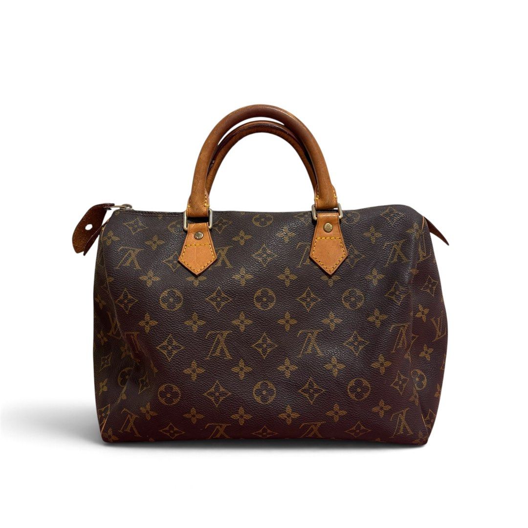 Louis Vuitton Monogram Speedy Bag (Category: Luxury Bags & Wallets) located in Kidapawan. Submitted by reborngarments_2k25 (Listing ID 1470836830, Image 1). Description: Condition: Excellent Color Rate: 9.5/10 Issue: Minor Sign of Usage for safety since thrifted yung bag.