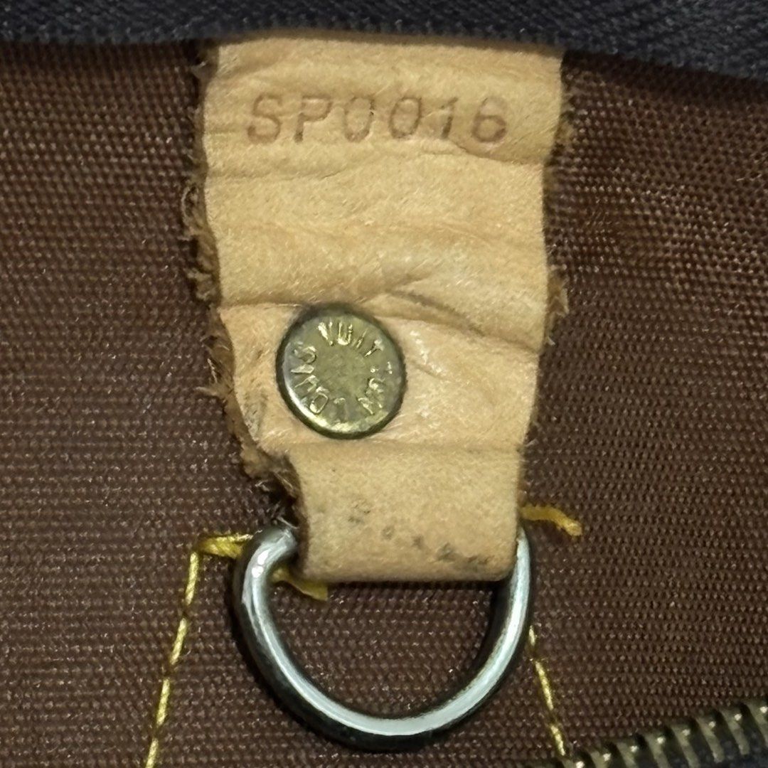 Louis Vuitton Monogram Speedy Bag (Category: Luxury Bags & Wallets) located in Kidapawan. Submitted by reborngarments_2k25 (Listing ID 1470836830, Image 3). Description: Condition: Excellent Color Rate: 9.5/10 Issue: Minor Sign of Usage for safety since thrifted yung bag.
