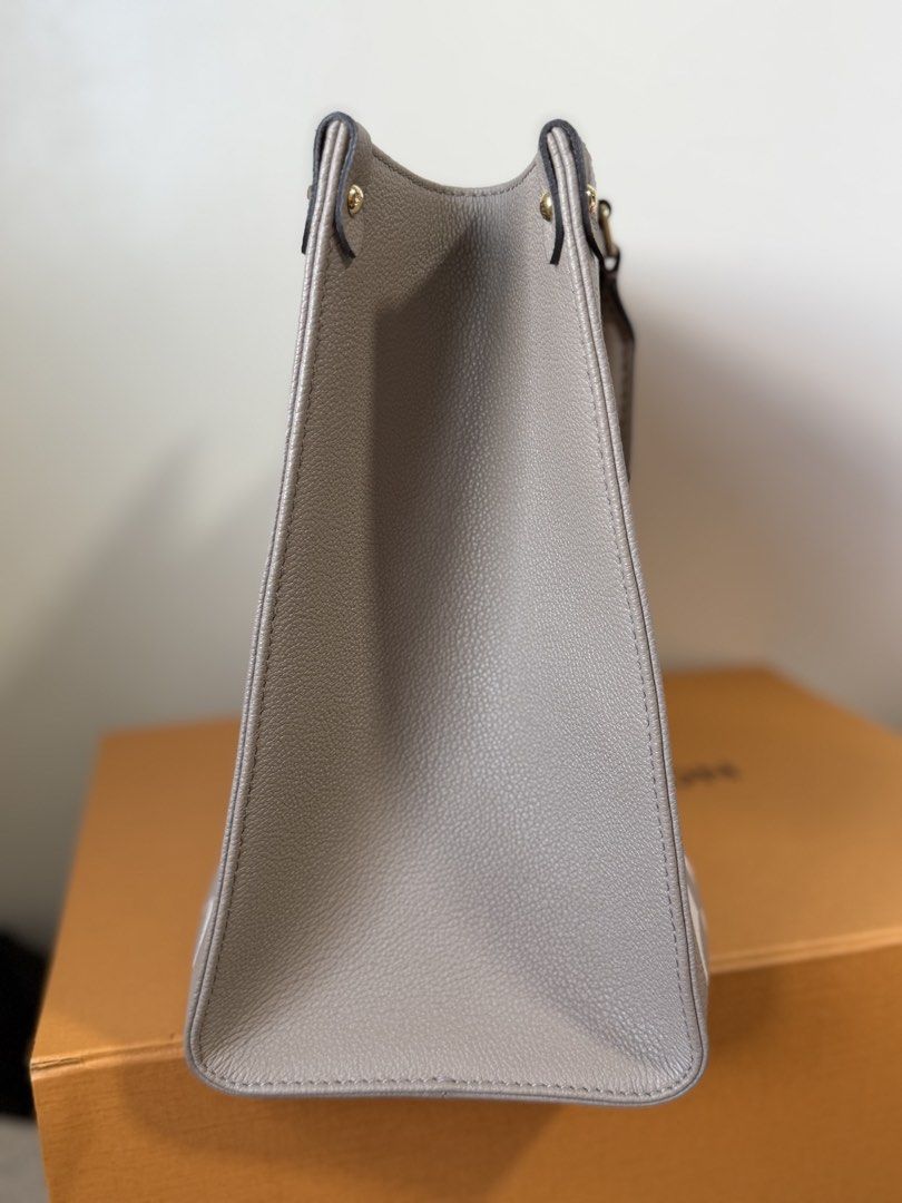 Louis Vuitton OnTheGo MM Turtledove (Category: Luxury Bags & Wallets) located in Quezon City. Submitted by _cherryontop_ (Listing ID 1470929000, Image 2). Description: OTG MM | Microchip 9.5/10 full set with receipt .