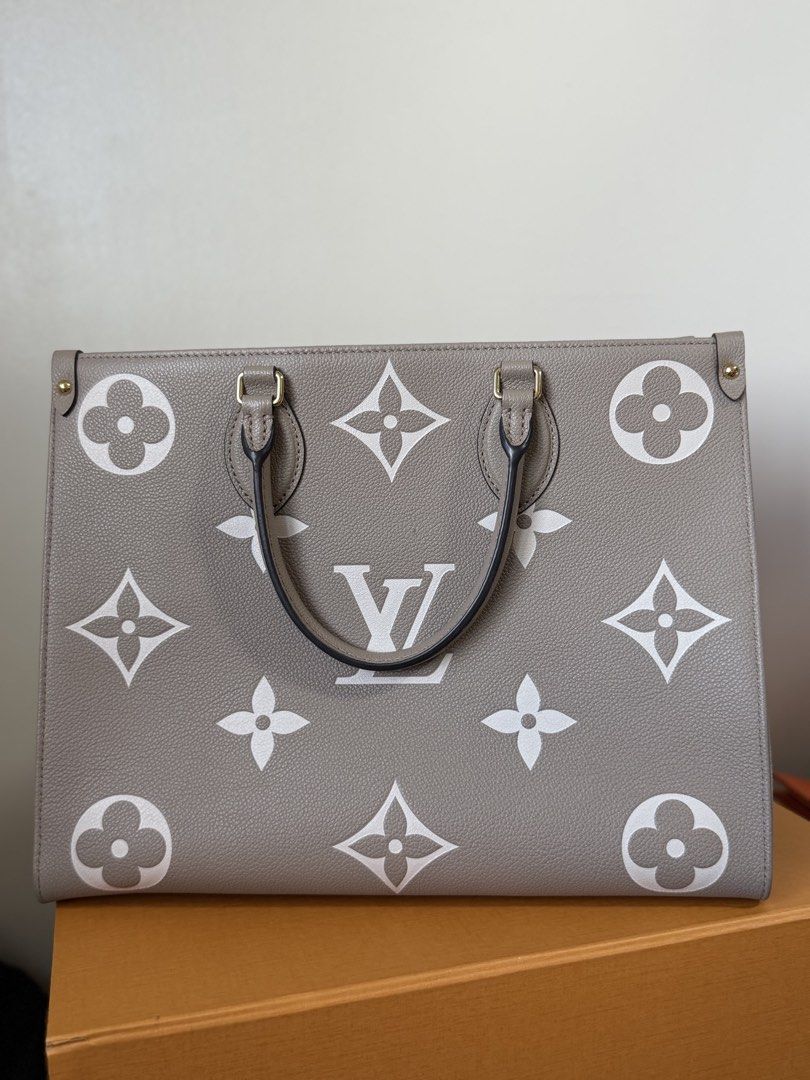 Louis Vuitton OnTheGo MM Turtledove (Category: Luxury Bags & Wallets) located in Quezon City. Submitted by _cherryontop_ (Listing ID 1470929000, Image 3). Description: OTG MM | Microchip 9.5/10 full set with receipt .