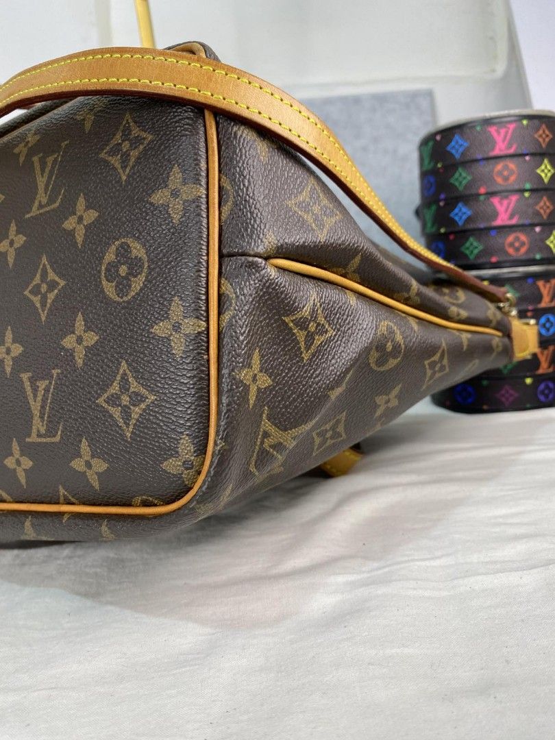 Louis vuitton palermo (Category: Luxury Bags & Wallets) located in Cebu City. Submitted by bisayaseller77 (Listing ID 1470868555, Image 2). Description: w long strap.