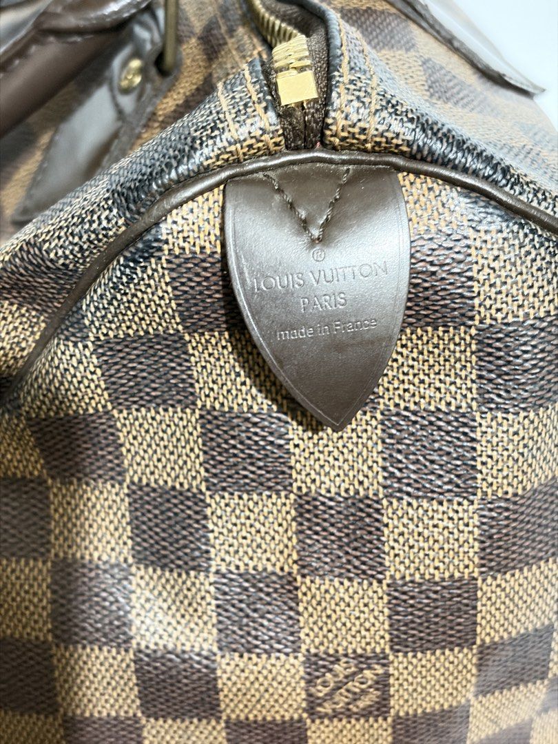 louis vuitton speedy 30 damier ebene (Category: Luxury Bags & Wallets) located in Bay. Submitted by bunini7 (Listing ID 1470796427, Image 2). Description: with legit app certificate change puller authentic.