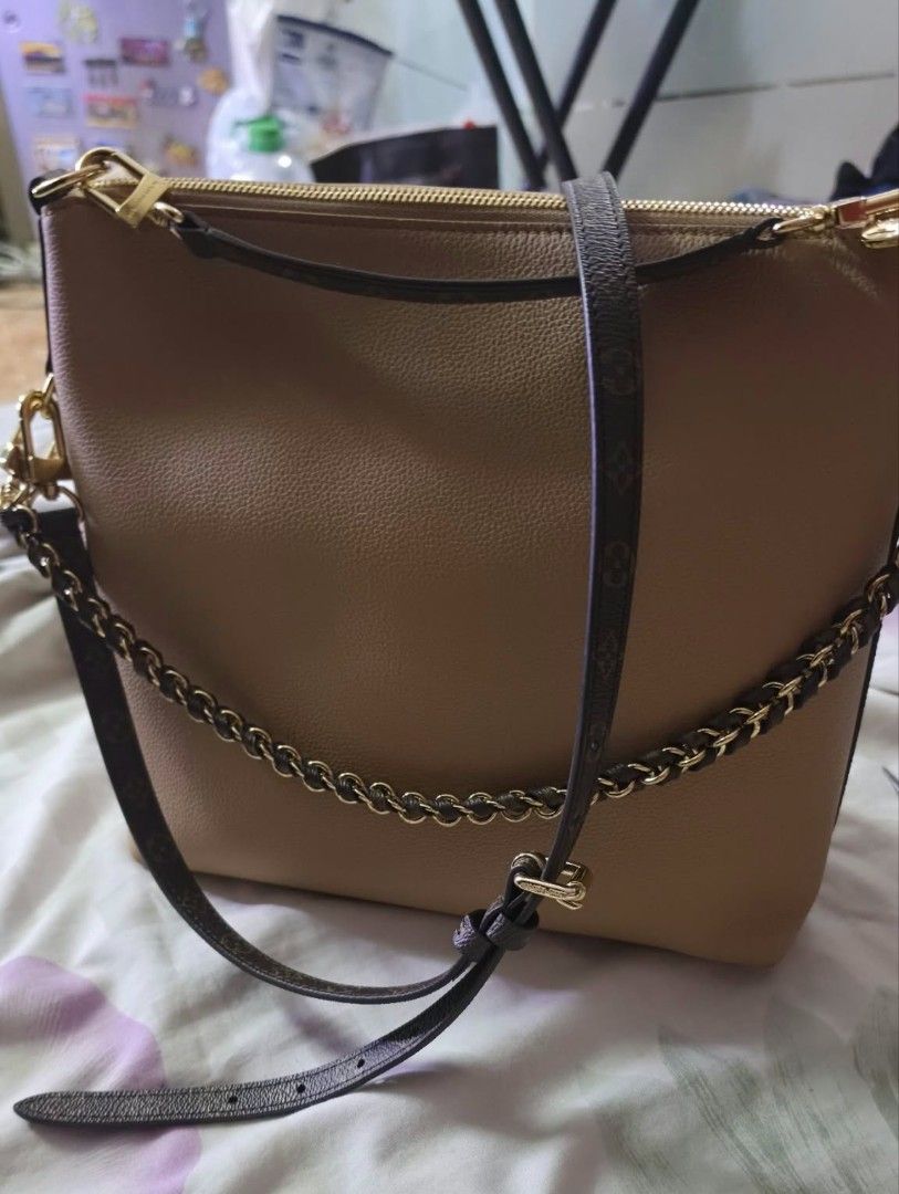 LOUIS VUITTON Surène BB (Category: Luxury Bags & Wallets) located in Pasig City. Submitted by sfork (Listing ID 1470877494, Image 1). Description: LOUIS VUITTON Surène BB Collection: Part of LV's seasonal line, launched around Fall/Winter 2018 Size: BB = "Baby Bandoulière" - the smallest size in the Surène line .