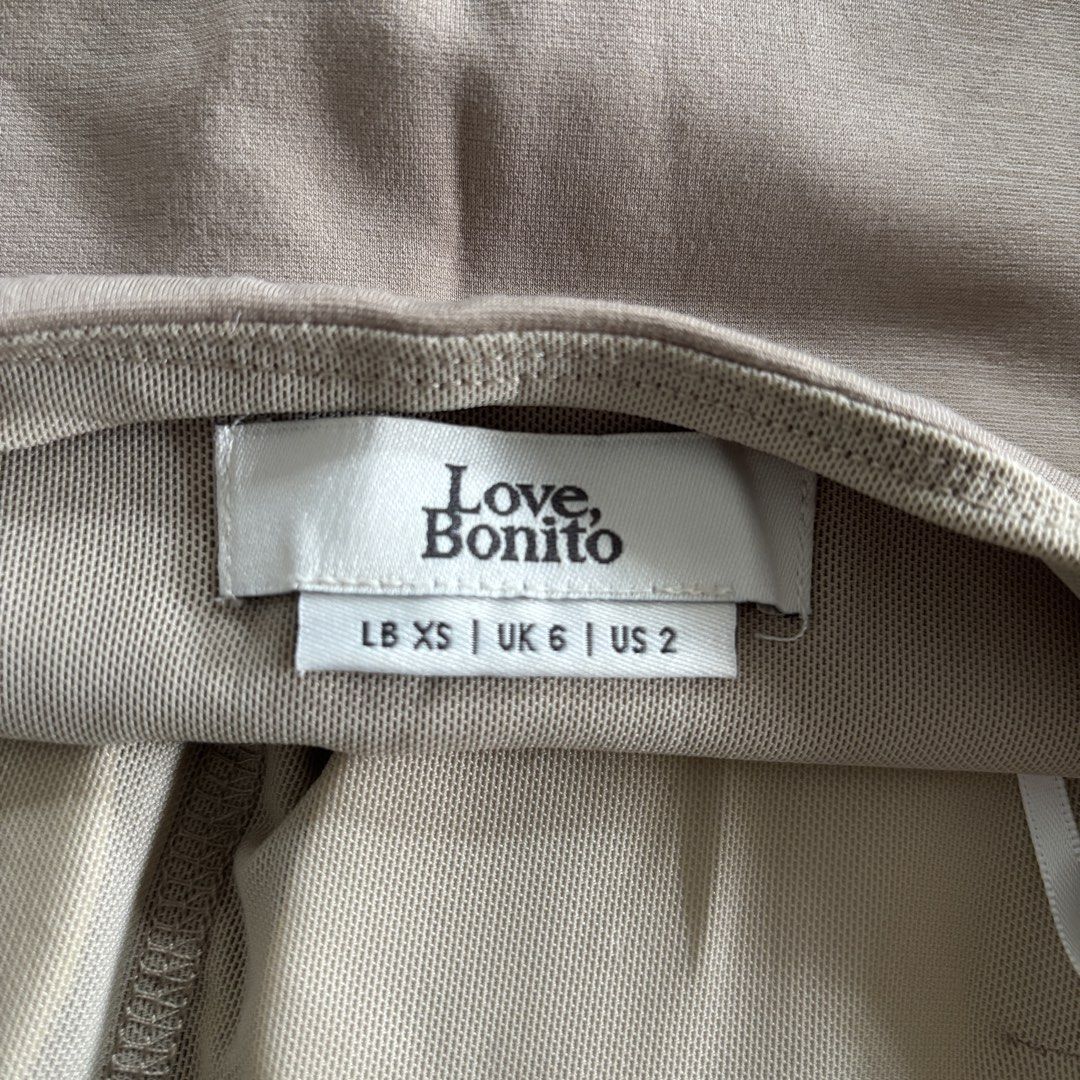 Love Bonito Padded Tank Top (Category: Sleeveless) located in Pasig City. Submitted by uyamuya (Listing ID 1470758725, Image 3). Description: Brand: Love Bonito Size: XS.