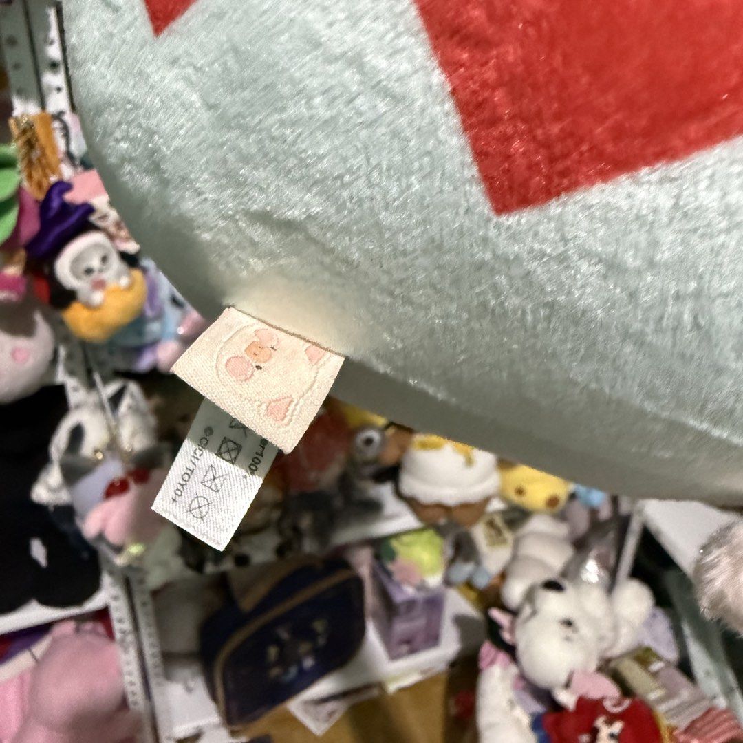 Lulu the pig (Category: Plushies & Soft Toys) located in Manila. Submitted by kuromixx_ (Listing ID 1470889558, Image 3). Description: .