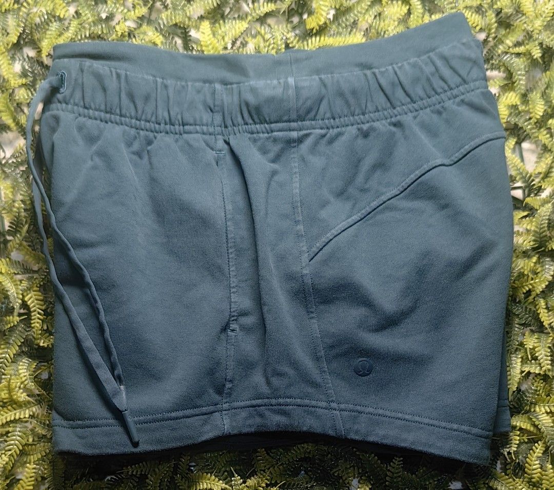 Lululemon Athletic Shorts Size 26-30 (Category: Shorts) located in Valenzuela. Submitted by jordanarod0414 (Listing ID 1470789869, Image 2). Description: used but not abused original /legit/authentic kindly read description stated on the first picture. no cop /cod payment 1st.