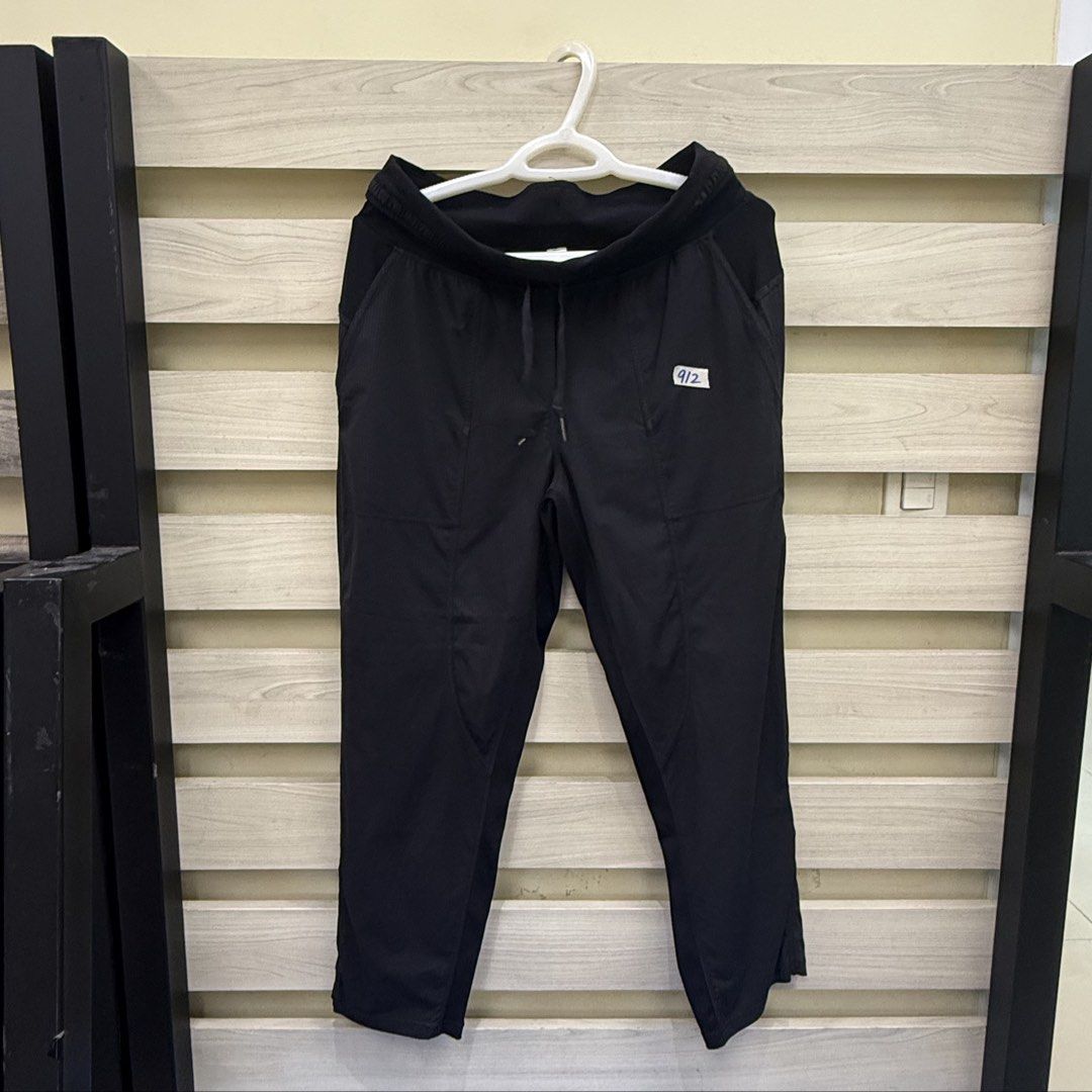 Lululemon Black Joggers (Category: Other Bottoms) located in Mandaluyong City. Submitted by bestdressedph2025 (Listing ID 1470856434, Image 1). Description: MOP: GCash MOD: Lalamove/J&T LOCATION: Brgy. Addition Hills, Mandaluyong Discount avail for multiple items. Dimensions in Inches: Waist: 32 Length: 35 Size on Tag: US 8 (170cm) PM for inquiries!.