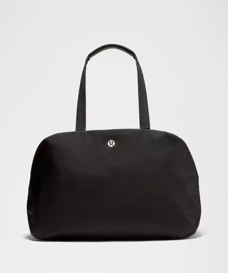 Lululemon City Essentials in 25L (Category: Tote Bags) located in Quezon City. Submitted by kkkbm013 (Listing ID 1470848619, Image 1). Description: Lululemon City Essentials in 25L Brand new with tags and lulu ecobag Guaranteed Authentic Perfect for Gym, Pickleball BAG! Love this bag sm! SF via J&T.