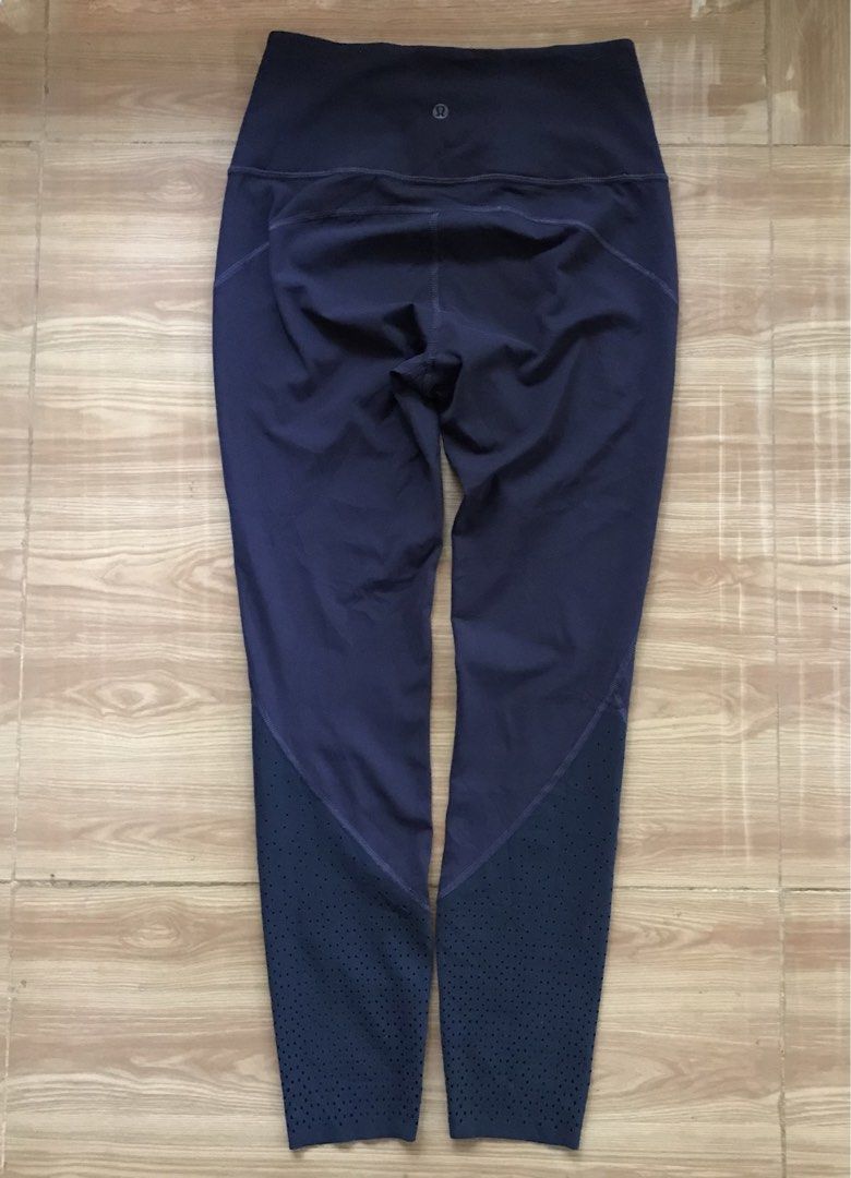 Lululemon Compression Leggings (Category: Activewear) located in Cebu City. Submitted by whytruekoy (Listing ID 1470762437, Image 2). Description: Lululemon Compression Leggings Authentic Dot 6 Excellent.