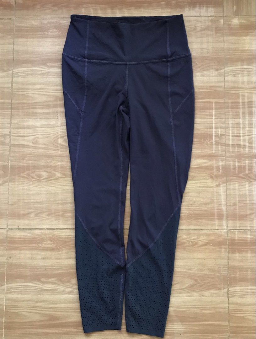 Lululemon Compression Leggings (Category: Activewear) located in Cebu City. Submitted by whytruekoy (Listing ID 1470762437, Image 3). Description: Lululemon Compression Leggings Authentic Dot 6 Excellent.