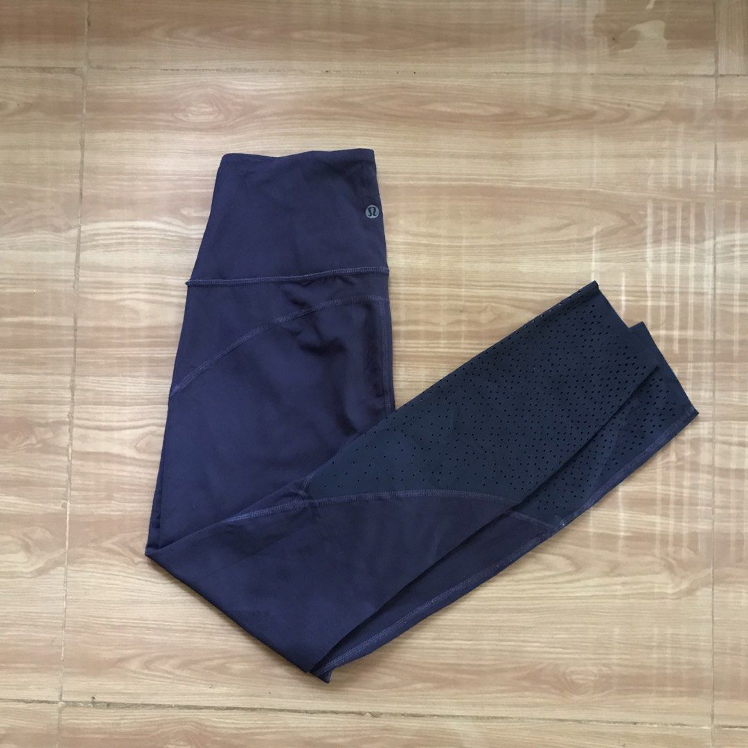 Lululemon Compression Leggings (Category: Activewear) located in Cebu City. Submitted by whytruekoy (Listing ID 1470762437, Image 1). Description: Lululemon Compression Leggings Authentic Dot 6 Excellent.