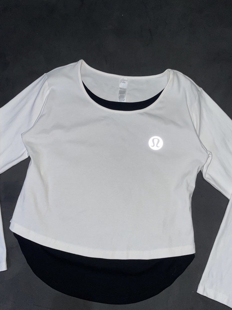 Lululemon Cropped Long Sleeve (Category: Activewear) located in Bocaue. Submitted by mosthighcollective (Listing ID 1470878584, Image 3). Description: Lululemon Cropped Long Sleeve Size: 6 on tag (S to M) Dimes: 18 width 22 length Good as new condition No issue 1200 only Dm me to purchase 📥.